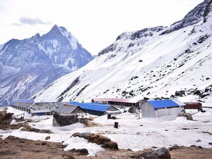 Fishtail Base Camp 3,700m/12,140ft