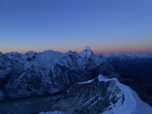 SUNRISE FROM LOBUCHE PEAK 