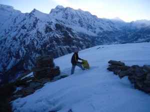 ROUTE TO NAYA KHANG SUMMIT 