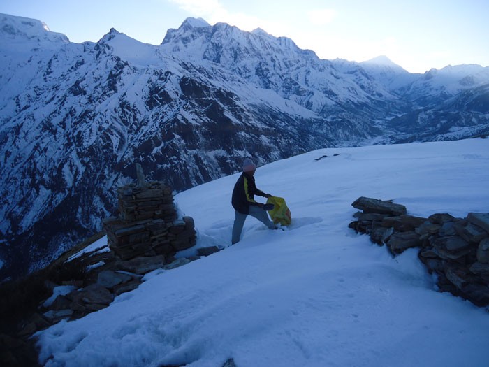 ROUTE TO NAYA KHANG SUMMIT 